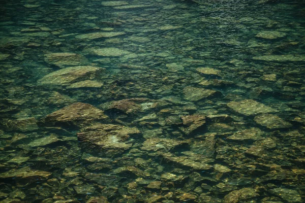 Meditatives Kräuseln Und Viele Reflektierte Lichter Grünen Bergsee Schöne Entspannende — Stockfoto