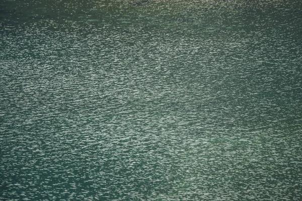 Textura Água Calma Verde Escura Lago Ondas Meditativas Superfície Água — Fotografia de Stock