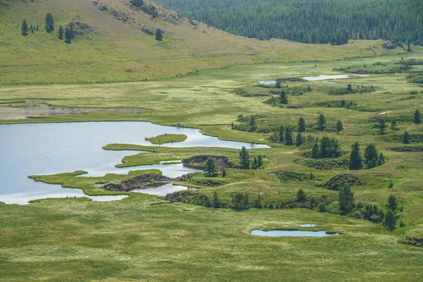 Hermoso Paisaje Montaña Verde Con Sistema Lagos Meseta Paisaje Alpino — Foto de Stock