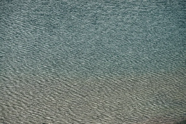 Textur Des Dunkelgrünen Ruhigen Sees Meditative Wellen Der Wasseroberfläche Natur — Stockfoto