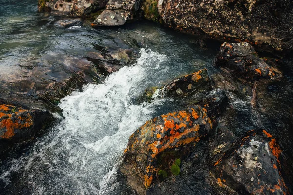 Fondo Naturaleza Escénica Turquesa Arroyo Agua Clara Entre Las Rocas —  Fotos de Stock