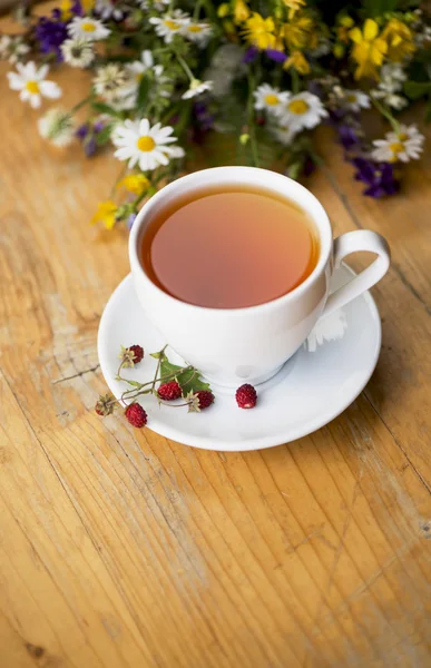 Cup of aromatic tea — Stock Photo, Image