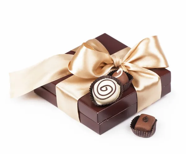 Brown box with candies — Stock Photo, Image