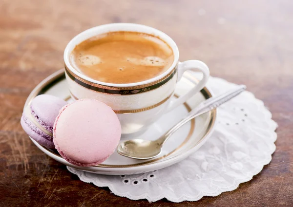 Coffee and French macaroons — Stock Photo, Image