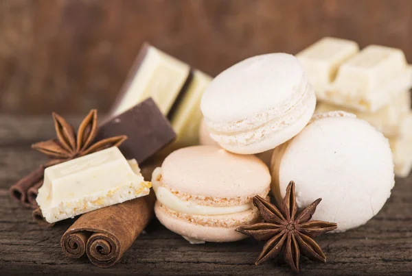 Chocolate macaroons — Stock Photo, Image