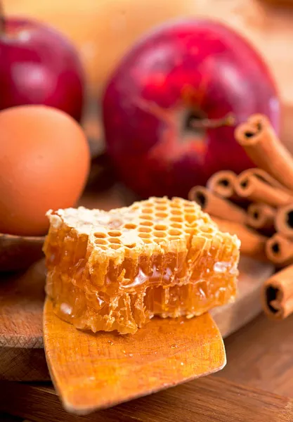 Honey Spoon Jar Honey Apples Cinnamon Wooden Background Rustic Style — Stock Photo, Image