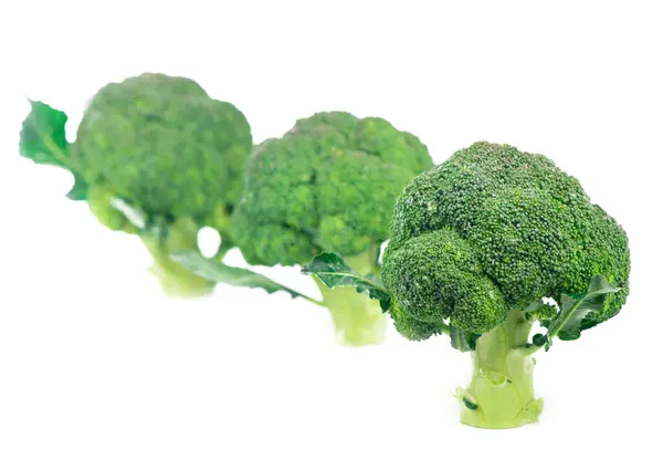 Broccoli Verdi Freschi Sfondo Bianco — Foto Stock