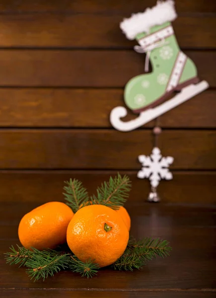 Boże Narodzenie Dekoracje Zabawki Nad Podłoże Drewniane — Zdjęcie stockowe
