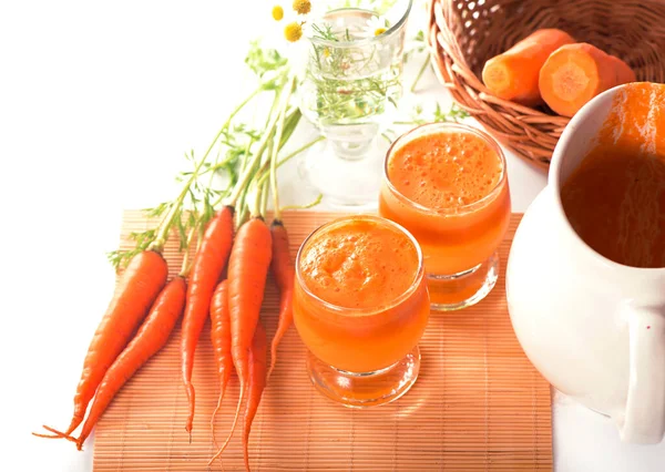 Glass Fresh Squeezed Carrot Juice Table Kitchen — Stock Photo, Image