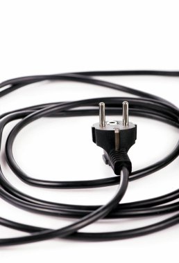 Elektrik kablosu. Nesne gölgeler olmadan beyaz arkaplanda izole edilir.
