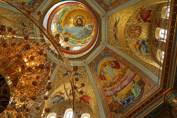 ポチェフ ラブラ大聖堂の内装 — ストック写真