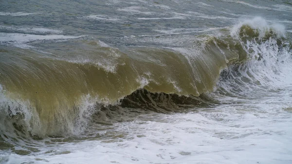 黑海是风暴 大海浪 大海是风暴 格鲁吉亚 寒冷的黑海海岸 — 图库照片