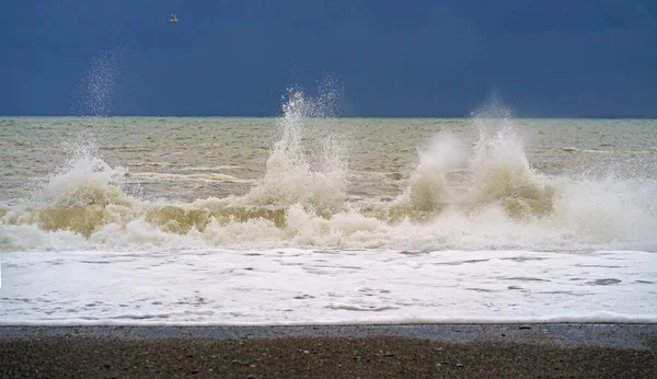 Kust Van Zwarte Zee Storm Hoge Golven Stijgen Boven Horizon — Stockfoto