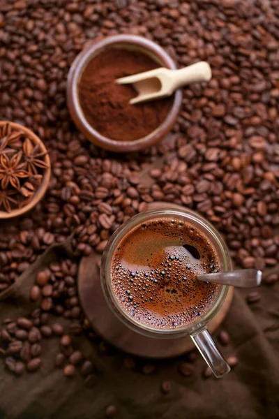 Hot Black Coffee Coffee Beans Old Wooden Table — Stock Photo, Image