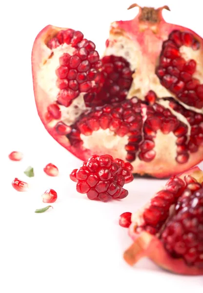 Juicy Pomegranate Its Half Leaves Isolated White — 图库照片
