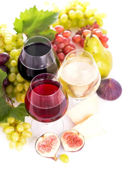 Glazen Rode Witte Wijn Rijpe Druiven Tafel — Stockfoto