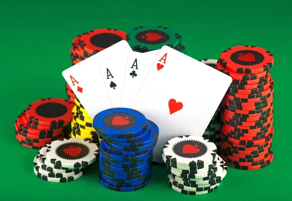 Jetons Poker Sur Fond Table Vert — Photo