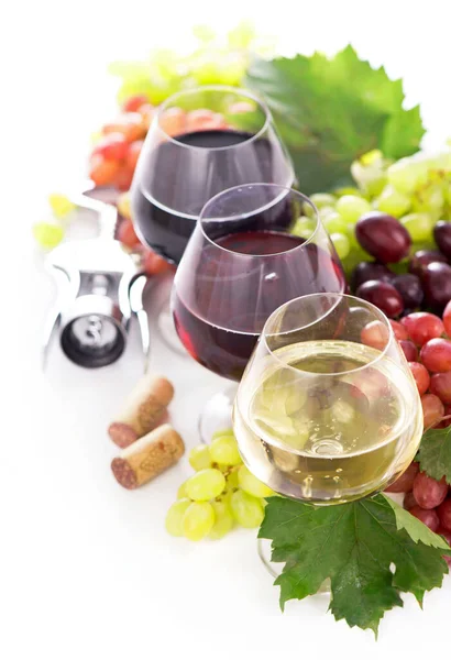 Glasses Red White Wine Ripe Grapes Table — Stock Photo, Image