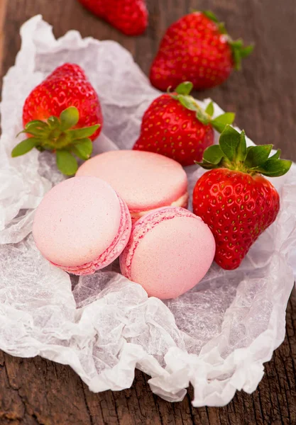 Macaroon Raspberries Cookies Wooden Table — Foto de Stock