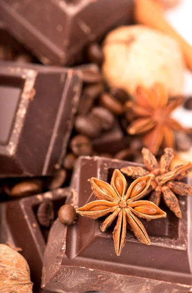 Chocolate Bars Its Ingredients Isolated — Stock Photo, Image