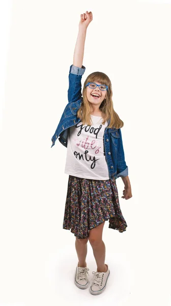 Adolescente Chica Gafas Chaqueta Mezclilla Sobre Fondo Claro — Foto de Stock