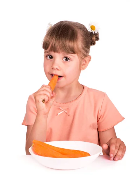 Милая Маленькая Девочка Морковкой Белом — стоковое фото