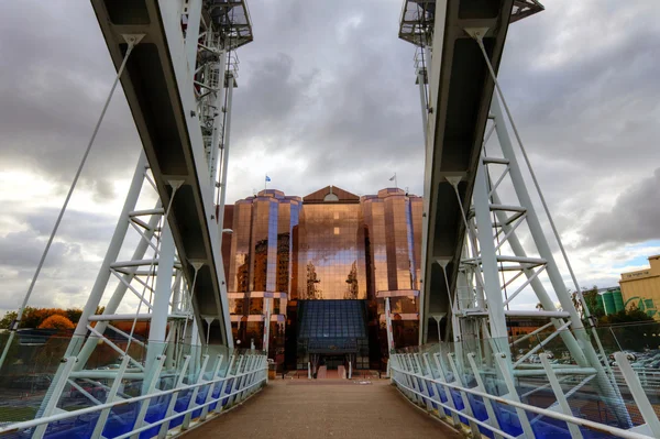 Millennium Bridge en Salford Quays en Manchester, Inglaterra . —  Fotos de Stock