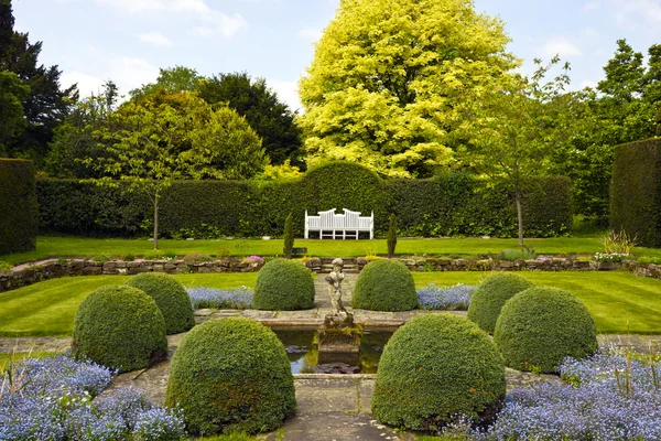 Giardino inglese formale . — Foto Stock