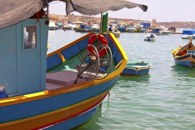 Malta traditionla Balıkçı teknesinde boya.