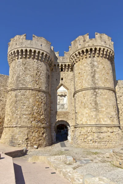 Marine Gate (also Sea Gate) at the old city of Rhodes, Greece. — Stock Photo, Image