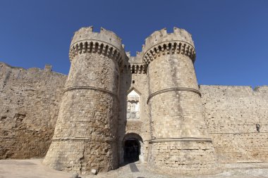Deniz kapısı (Ayrıca deniz kapısı), Rodos, Yunanistan eski şehir.