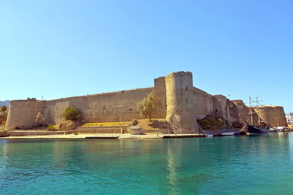 Girne, Kıbrıs'ın Ortaçağ kalesinde.