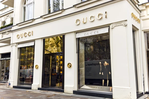 在德国柏林的 gucci 专卖店. — 图库照片