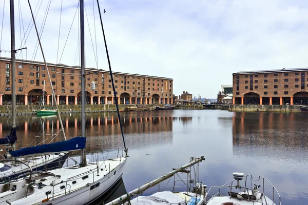 Historisk Albert Dock i Liverpool . – stockfoto