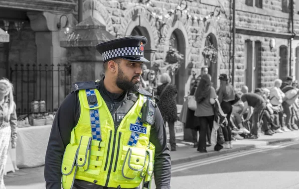 Saddleworth June 2022 Young Bearded Crowd Control Policeman Uppermill Whit — Stock Photo, Image