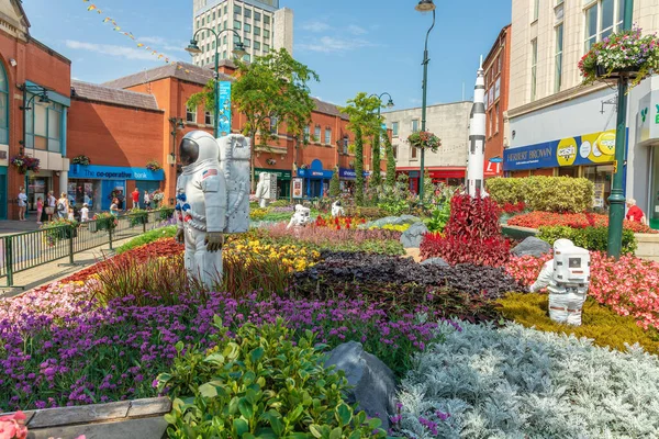 Oldham Lancashire Reino Unido Julio 2019 Paisaje Alienígena Con Astronautas —  Fotos de Stock