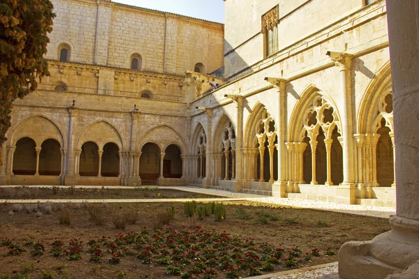 Wnętrze klasztor w poblet, Hiszpania — Zdjęcie stockowe