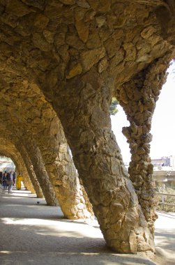 park guell Barcelona'da taş sütunlar