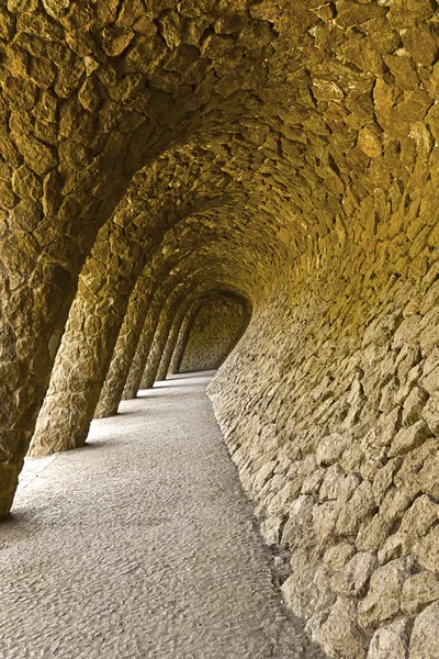 Park guell Barcelona'da taş sütunlar — Stok fotoğraf