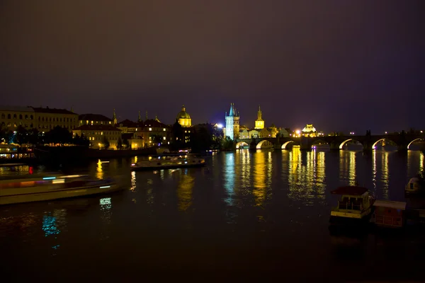 Prag på natten — Stockfoto