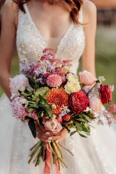 Wedding Bouquet Red Orange Purple Flowers Close Hands Bride White — Stock Fotó