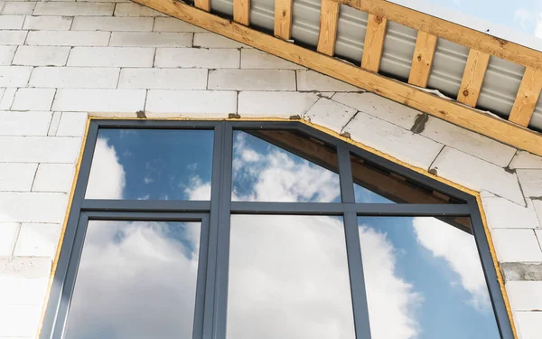 Neues Verbundfenster Einem Bau Befindlichen Haus — Stockfoto