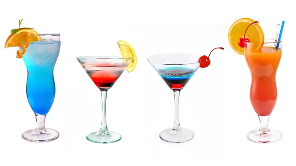 Olika cocktails i baren — Stockfoto