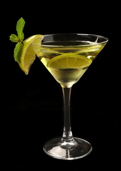 Martini cocktail with lime — Stock Photo, Image