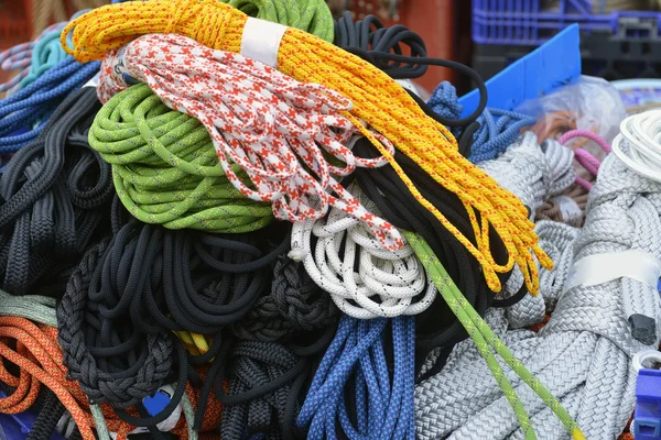 Cuerdas y cables para yates — Foto de Stock