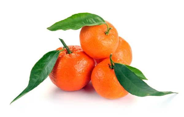 Yaprakları ile clementines — Stok fotoğraf