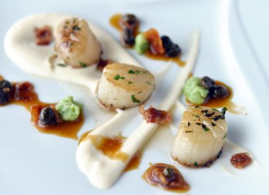 pastırma ve sos ile tarak