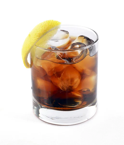 Cocktail com uísque de cola de gelo — Fotografia de Stock