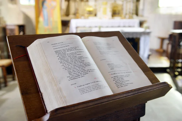 Bible in the Cathedral — Stok fotoğraf