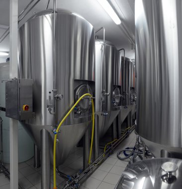 satır MICROBREWERY tankları